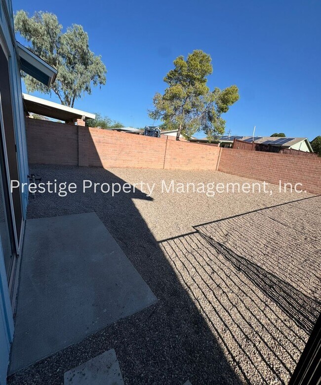Building Photo - Newly Remodeled Southwest Gem W/ Pool
