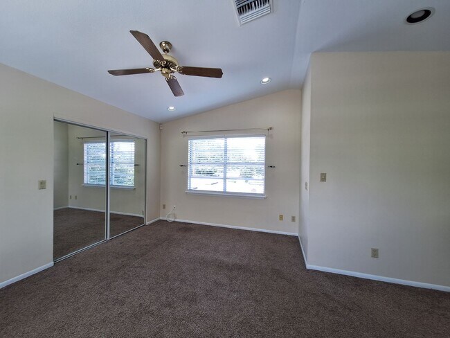 Building Photo - Stylish 4-Bedroom Belle Isle Retreat with ...