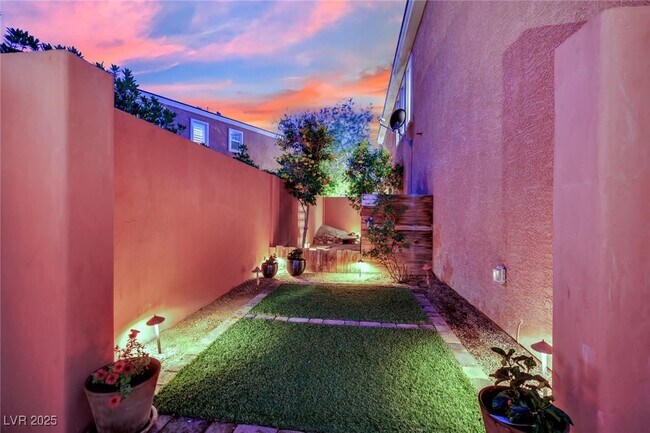 Building Photo - 9906 Stiges St