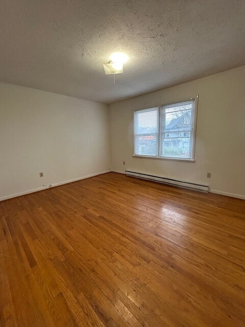 Building Photo - New Year's Special - 1/2 Off First Month's Rent with move-in by 1/31/2026  "Charming 2-Bed Oasis ...