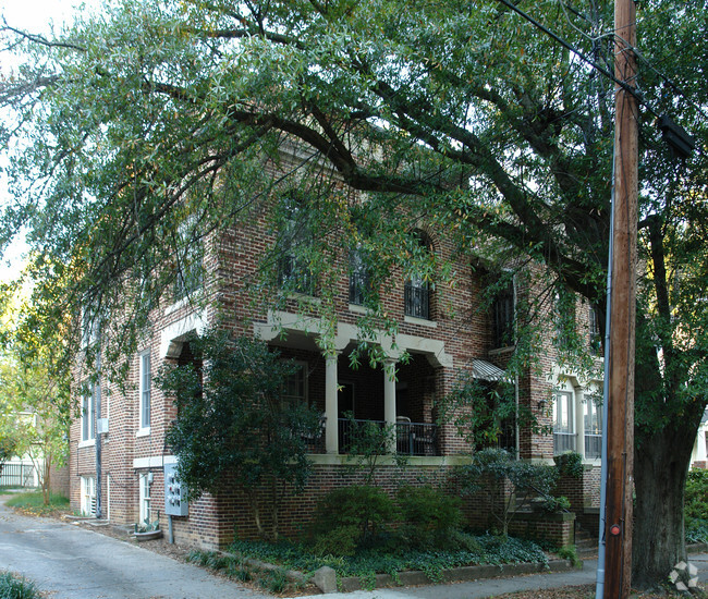 Building Photo - 813 Lancaster St