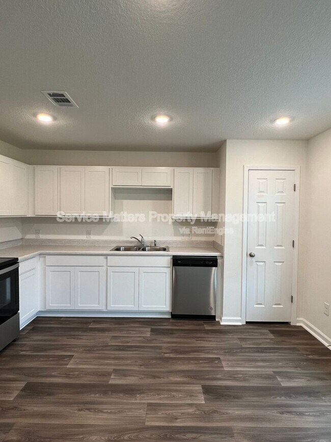Building Photo - 4370 Jitterbug St