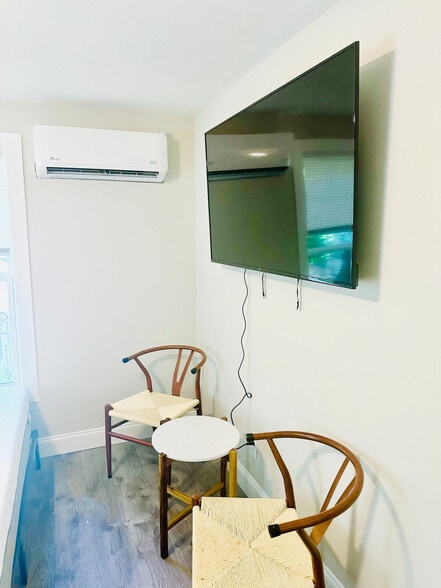 Building Photo - 1 Christopher St