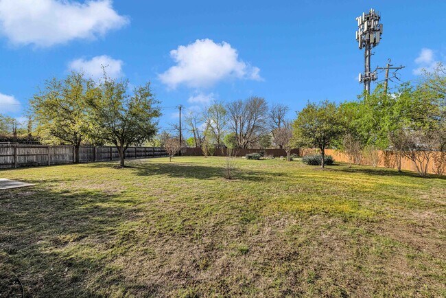 Building Photo - Beautiful Rental Home in Southwest ISD School District