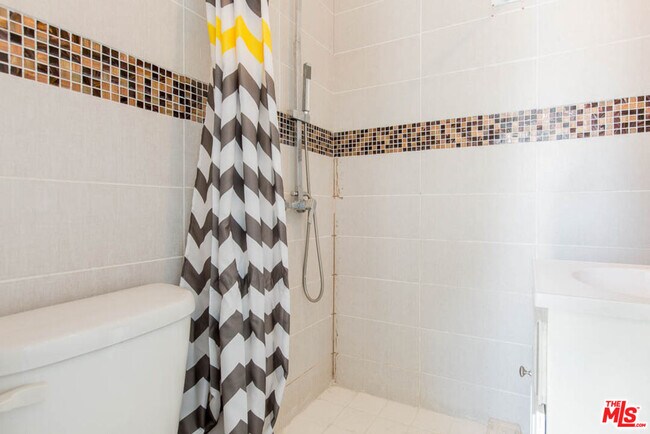 Building Photo - 8525 Cadillac Ave