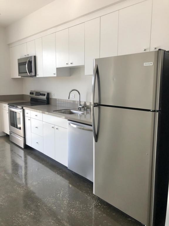 Building Photo - 3953 First Ave #204