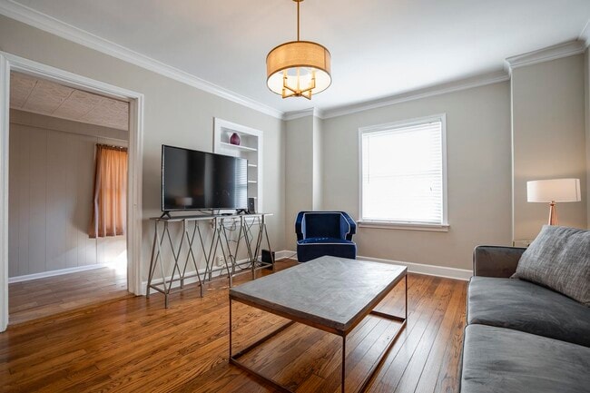 Building Photo - 2522 N Edwin Cir