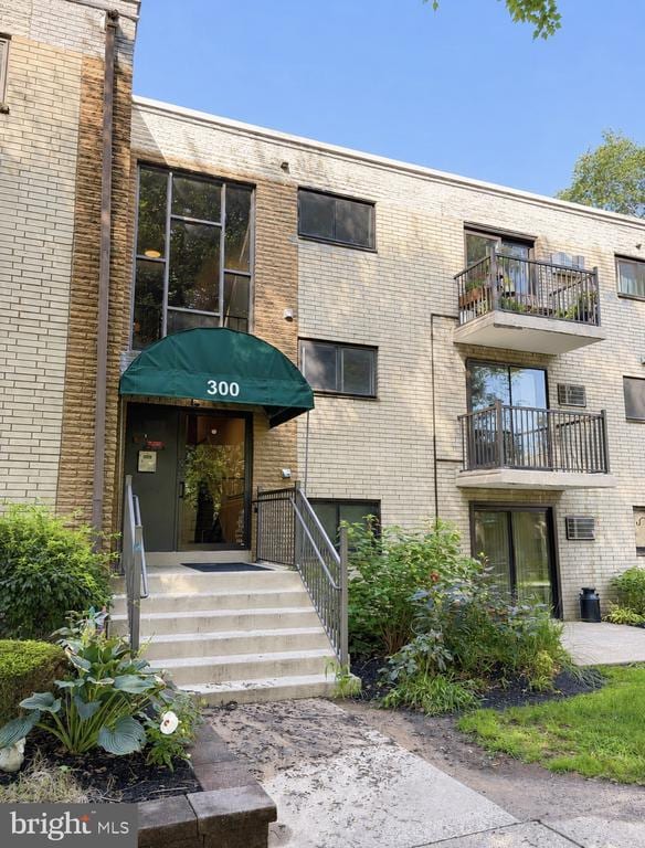Building Photo - 1575 W Street Rd