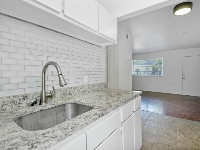 Building Photo - The WestFort Broadway