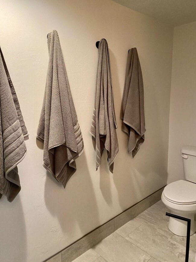 Building Photo - Modern 2BD Loft with Vintage Charm – Prime Historic Downtown Location!