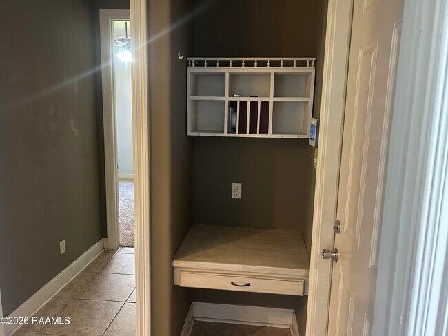 Building Photo - 303 Annabelle Dr