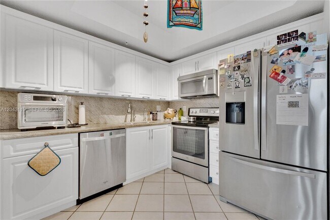Building Photo - 3500 Coral Wy