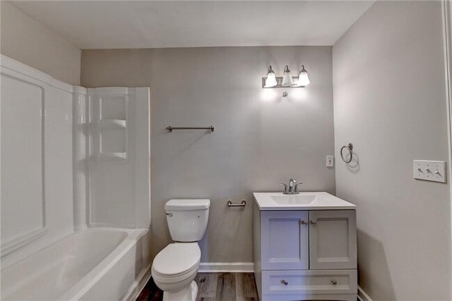 Building Photo - 3820 Ansley Park Dr NE