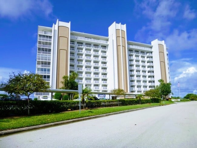 Primary Photo - Annual Beachfront Condo at Venice Sands