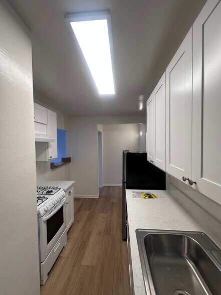 Building Photo - 5123 Marathon St