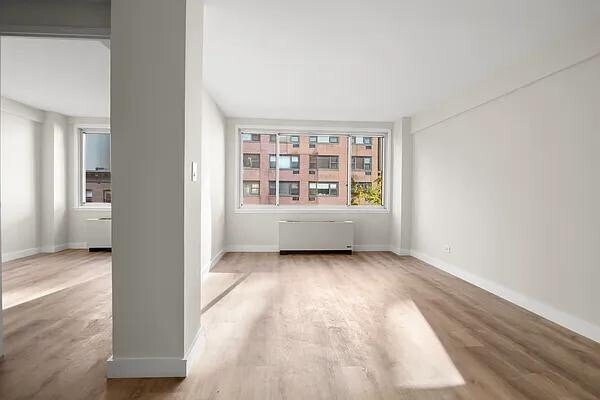 Primary Photo - 340 E 51st St