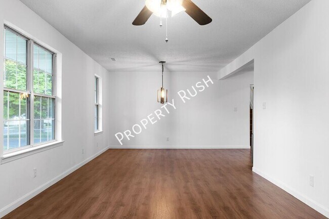 Building Photo - 3404 Frawley St
