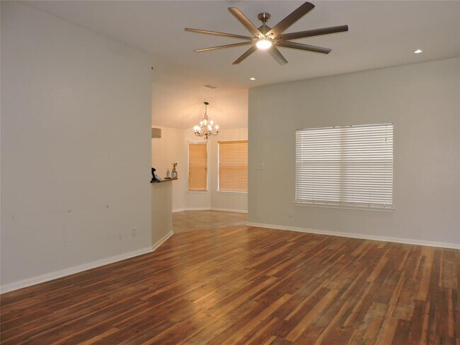Building Photo - 1404 Peachtree Valley Dr