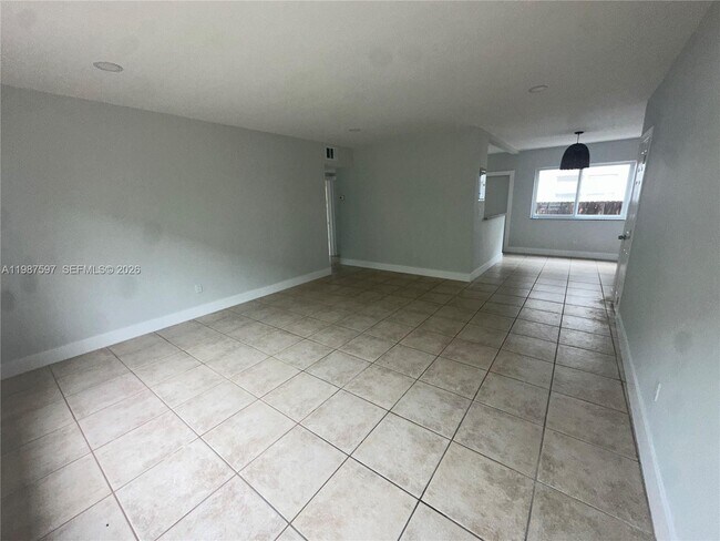 Building Photo - 8125 Hawthorne Ave