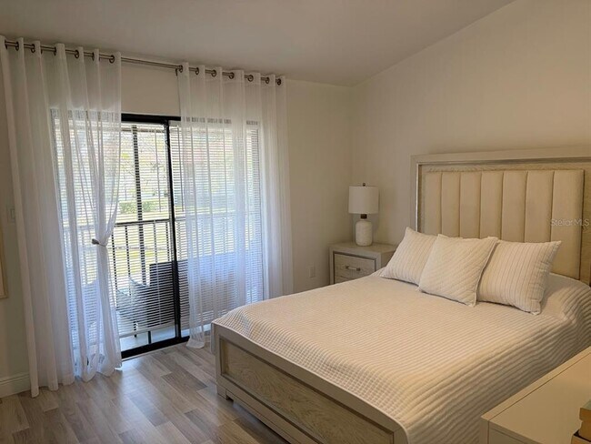 Building Photo - 2511 Hammock Ct