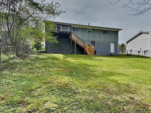 Building Photo - 550 Transit Cir