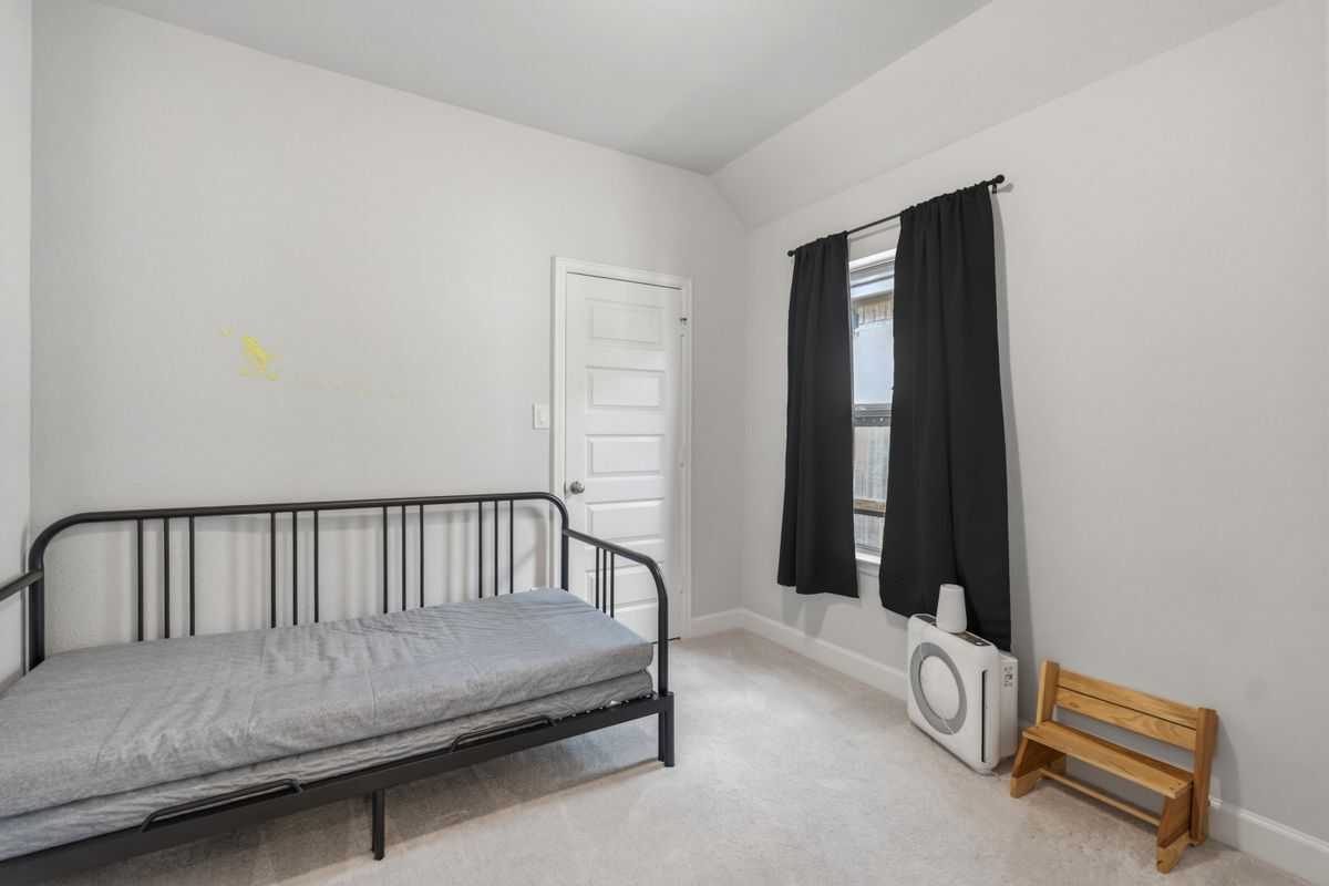 Building Photo - 29427 Mesquite Oaks Dr