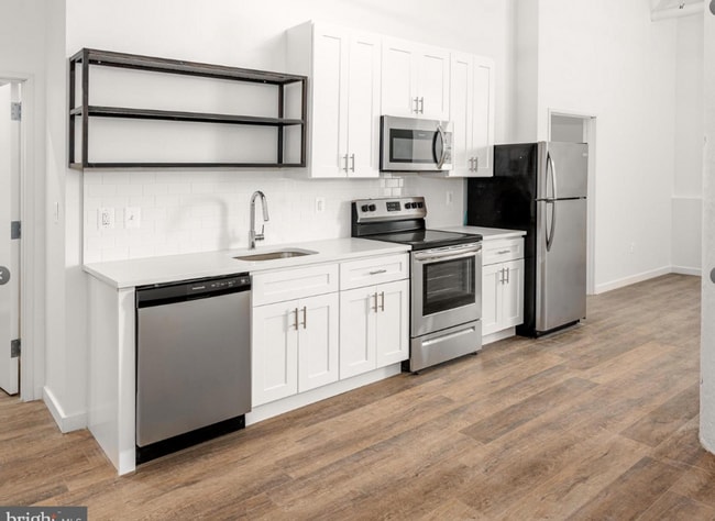 Building Photo - Brush Factory Lofts (LO)