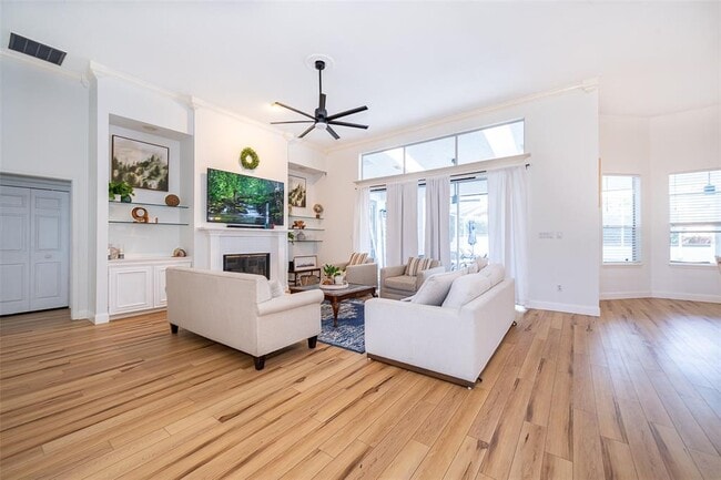 Building Photo - 8724 Kenmure Cove