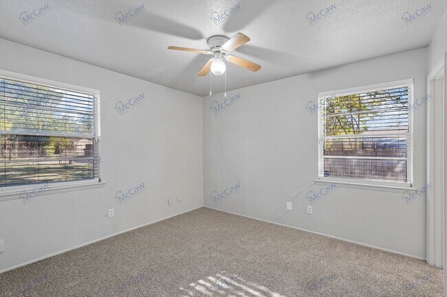 Building Photo - 3204 Caribbean Dr