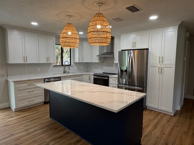 Building Photo - 2286 Swoope Dr
