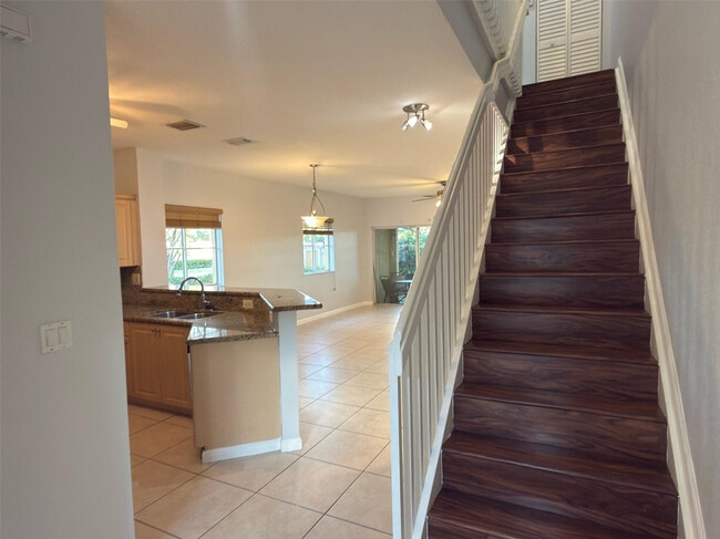 Building Photo - 8320 Santa Monica Ave