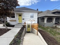 Building Photo - 923 Pleasant Ave