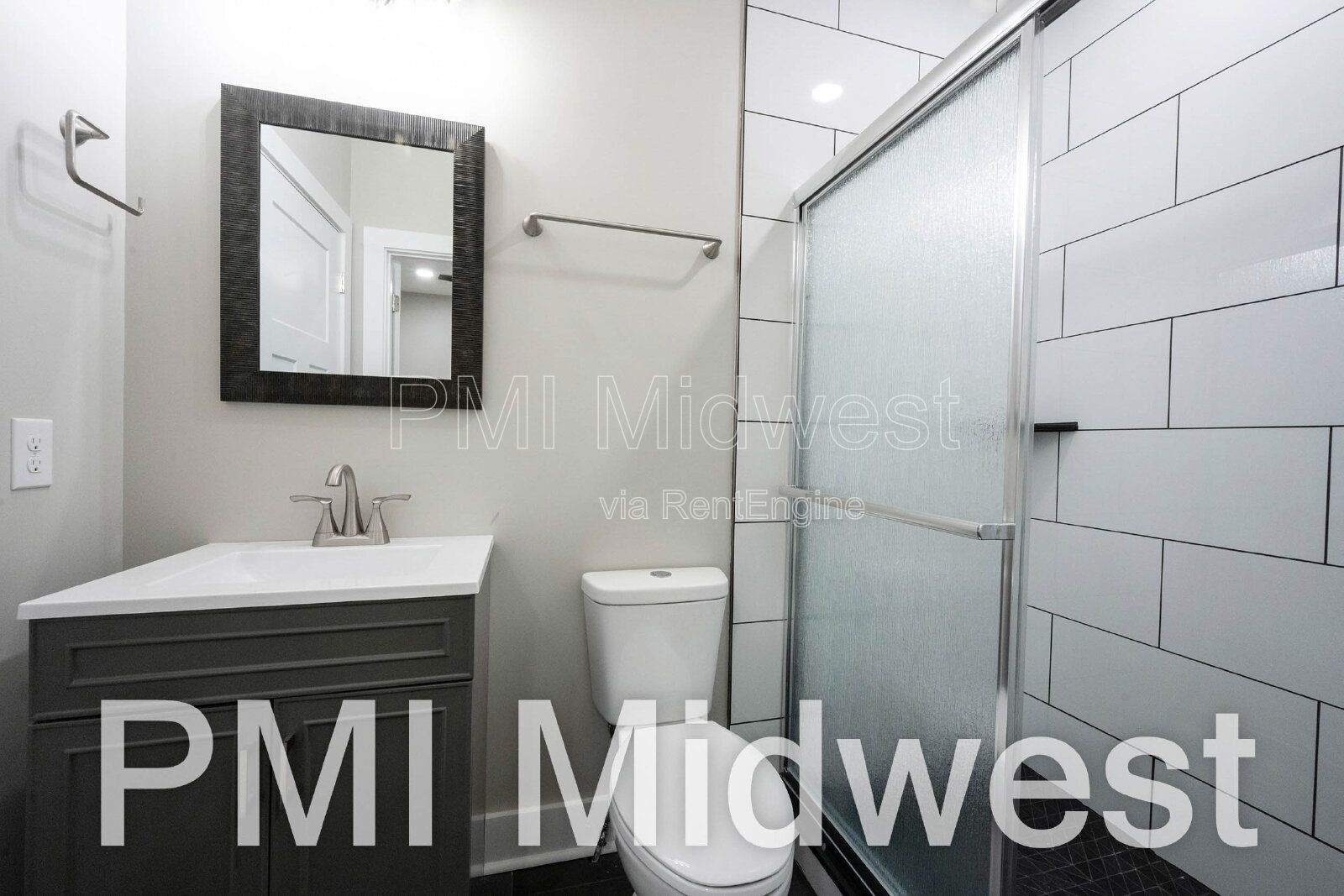 Building Photo - 20 Schiller St