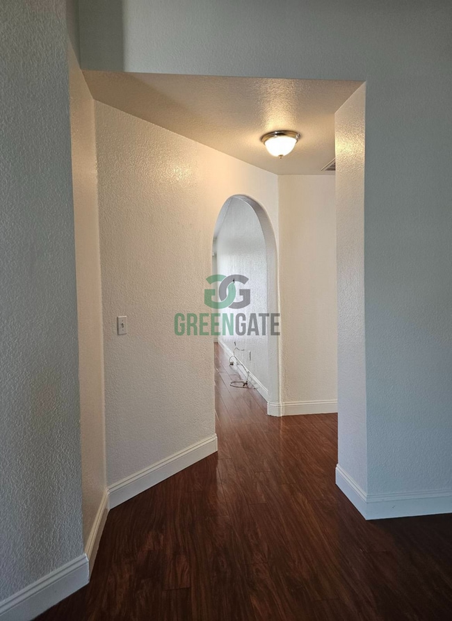Building Photo - NOW AVAILABLE! Make this spacious 3 bedroo...
