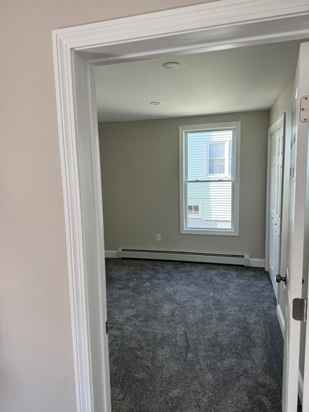 Building Photo - 118 Western Ave