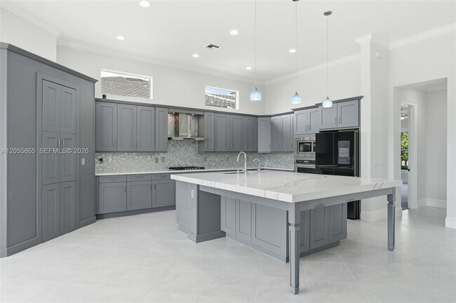 Building Photo - 4662 Estates Cir