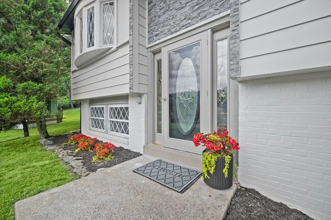 Building Photo - 224 Laura Lee Dr