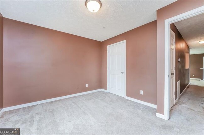 Building Photo - 12201 Fairington Ridge Cir