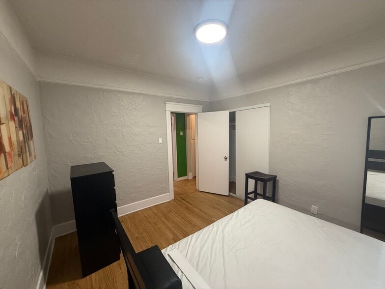 Building Photo - 244 W 49th