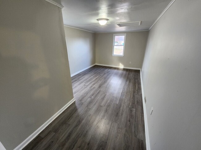 Building Photo - Spacious 3-Bedroom, 2-Bathroom Home AVAILA...