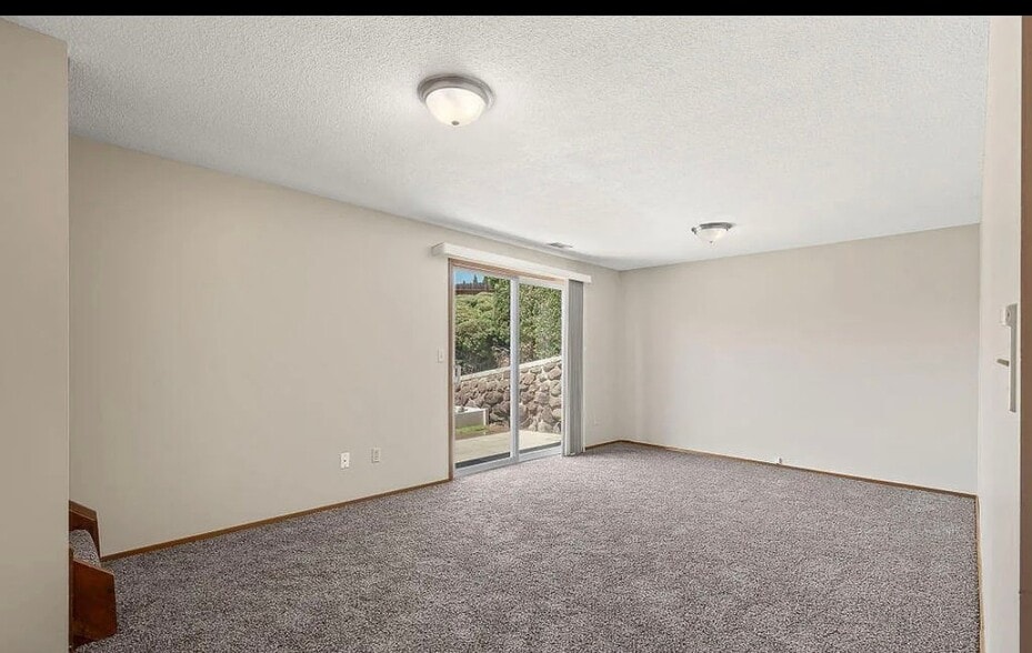 Building Photo - 206 N 72nd Ave