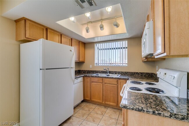 Building Photo - 7300 W Pirates Cove Rd