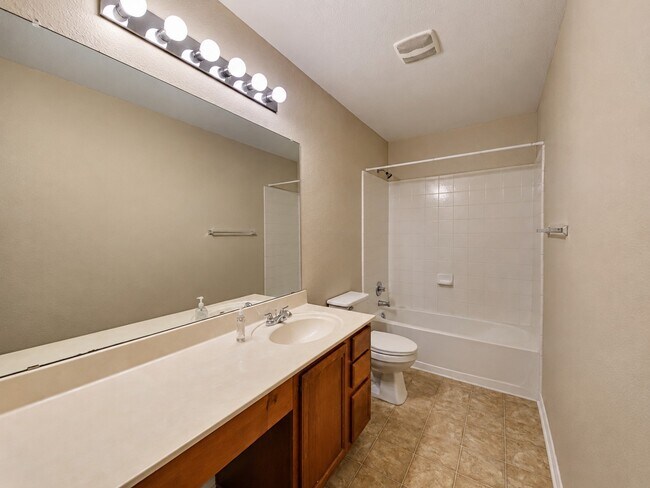 Building Photo - 525 Eagles Nest Cove
