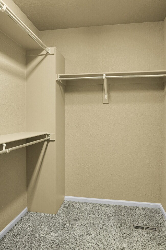 Building Photo - $2,400.00 - 4 Bed, 3.5 Bath Homelocated in the Banning Lewis Ranch neighborhood with Great Commun...