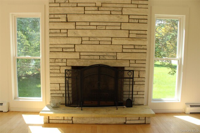 Building Photo - 8 Tanglewood Dr