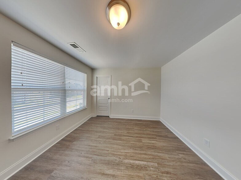 Building Photo - 5019 Mountain Springs Rd