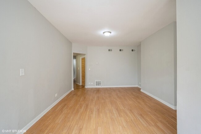 Building Photo - 6013 S Michigan Ave