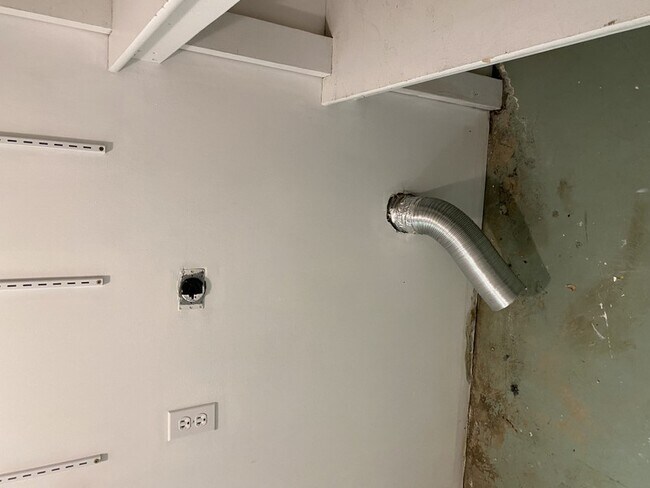 Building Photo - 2115 Browning Ave