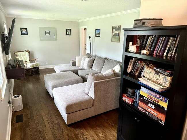 Building Photo - Fully Furnished Retreat with a Dream Backyard