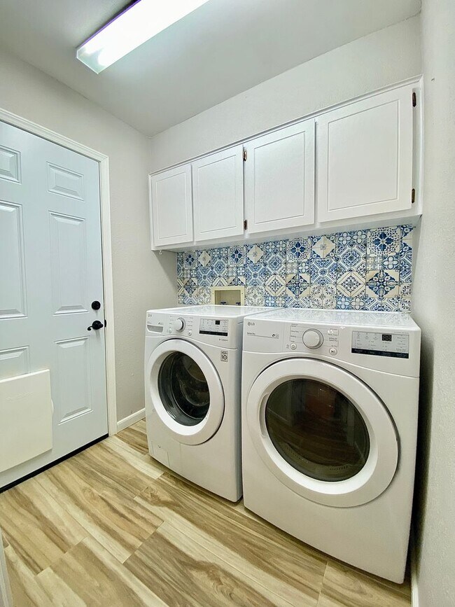 Building Photo - Gorgeous Remodeled Edmond 3 Bed 2 Bath
